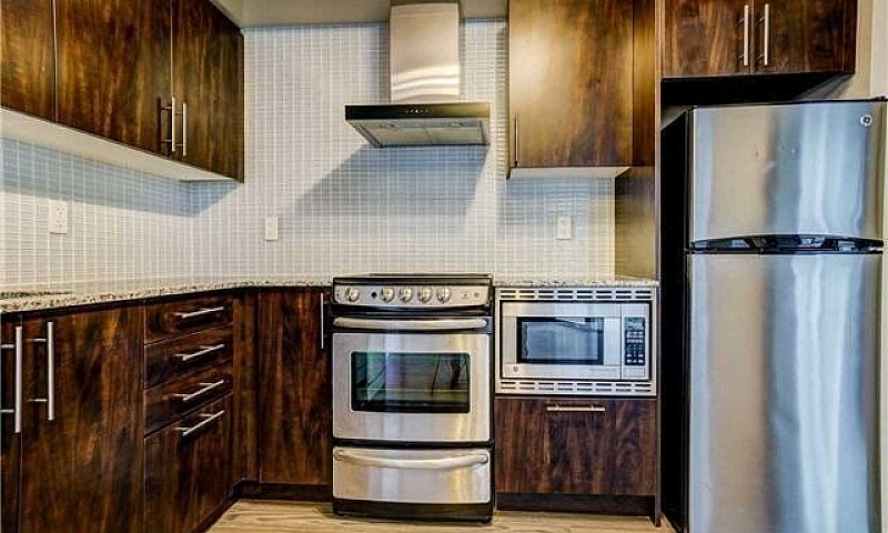 352 Front Street - F...