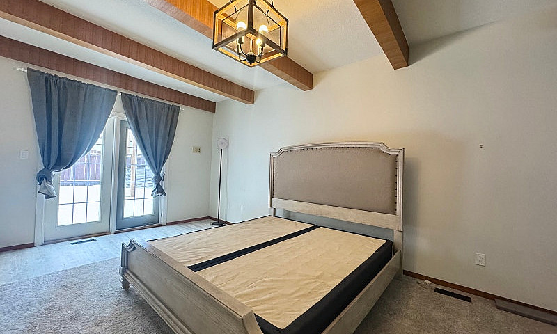Master Bedroom For R...