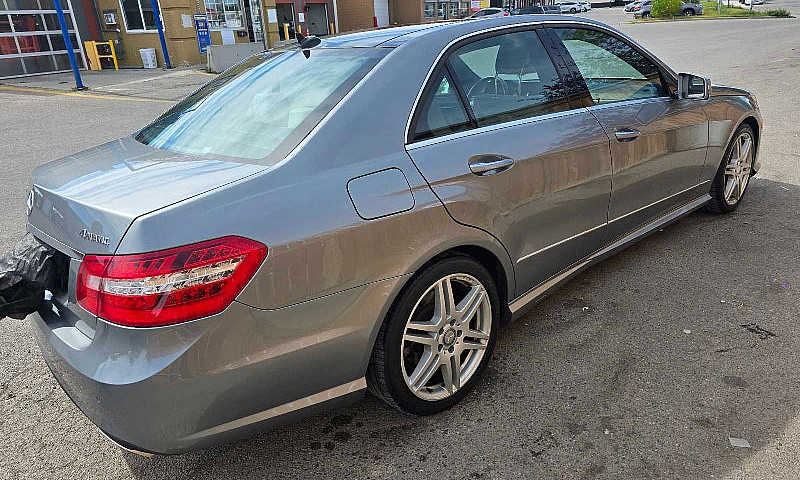 2010 Mercedes Benz E...