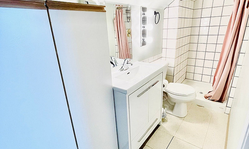 One Bedroom Suite Do...