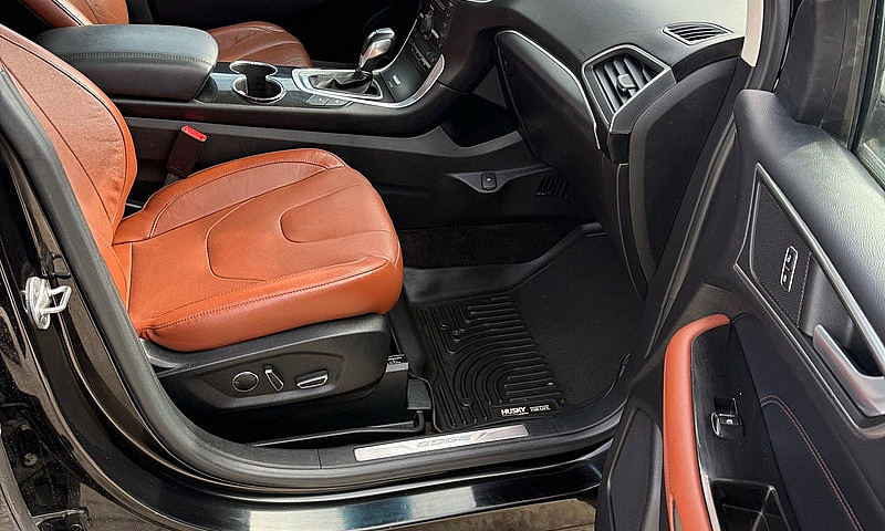 2016 Ford Edge Titan...