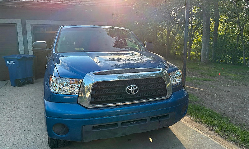 Toyota Tundra Sr5...