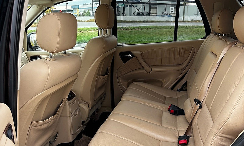 2000 Mercedes Ml 320...