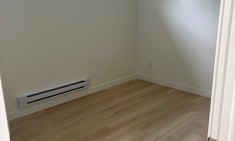 1 Bedroom Basement S...