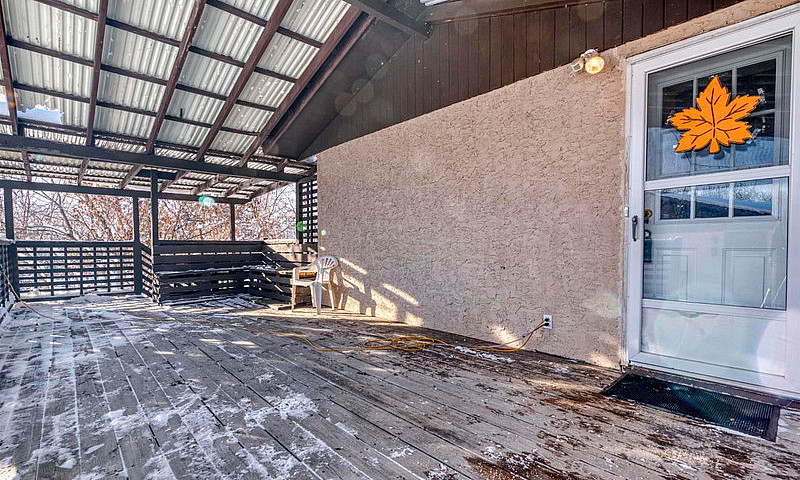 Acreage Home For Ren...