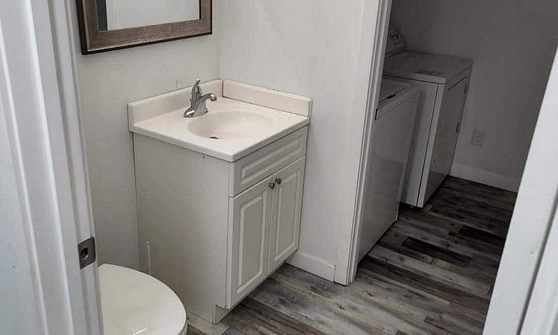 2 Bedroons Basement ...