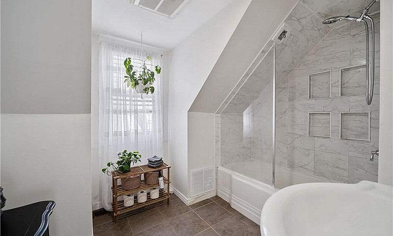 Shared House - Room ...