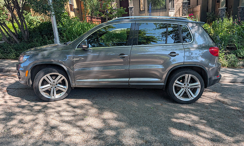 2014 Volkswagen Tigu...