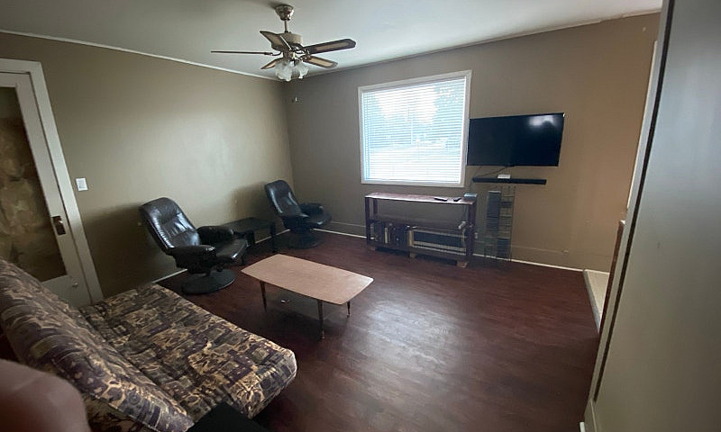 Suite For Rent In Tr...