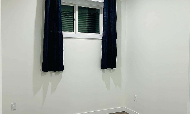  Basement Suite Lega...