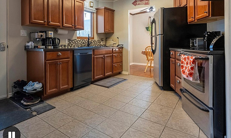 House For Sale In Fe...