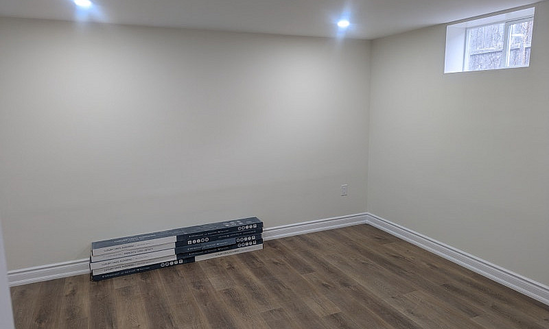 2 Bhk + Den | Legal ...