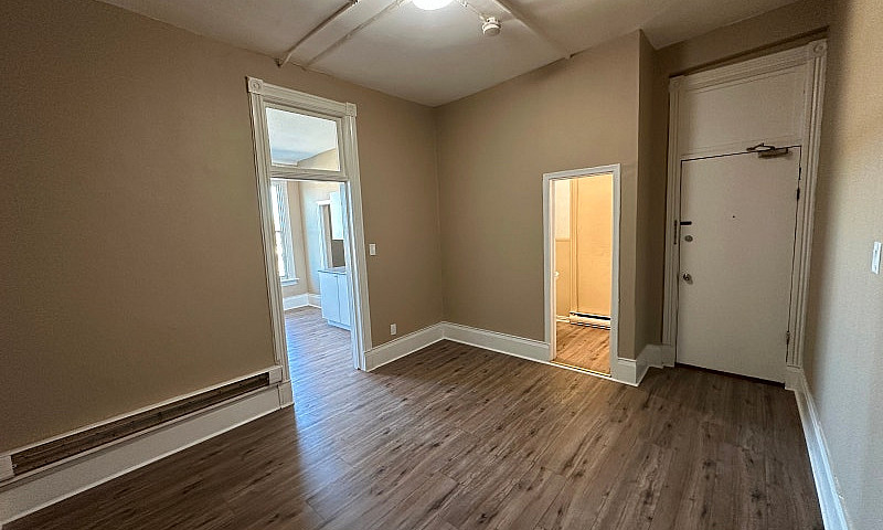 Studio Apt Downtown ...