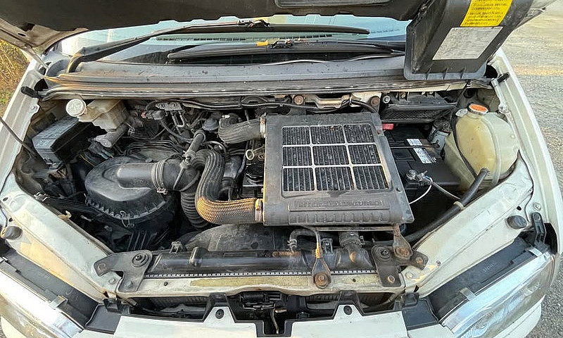 Mitsubishi Delica L4...