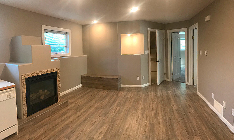 2 Bdrm Legal Basemen...