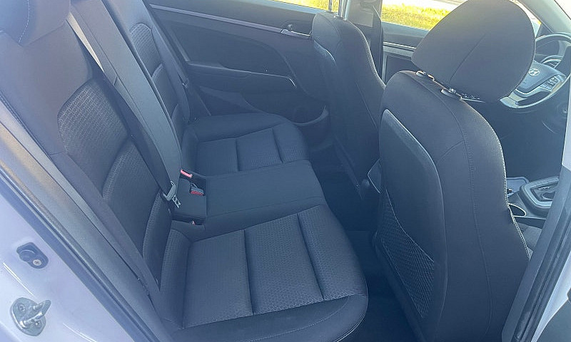 Hyundai Elantra Se 2...
