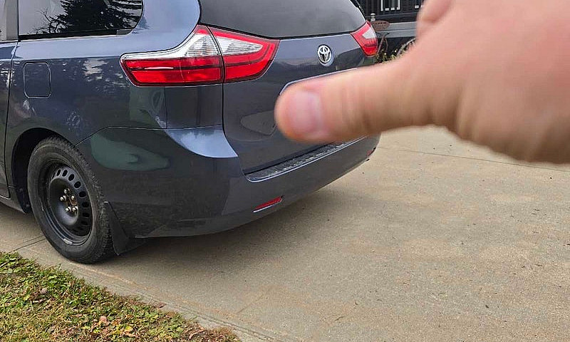 2017 Toyota Sienna L...
