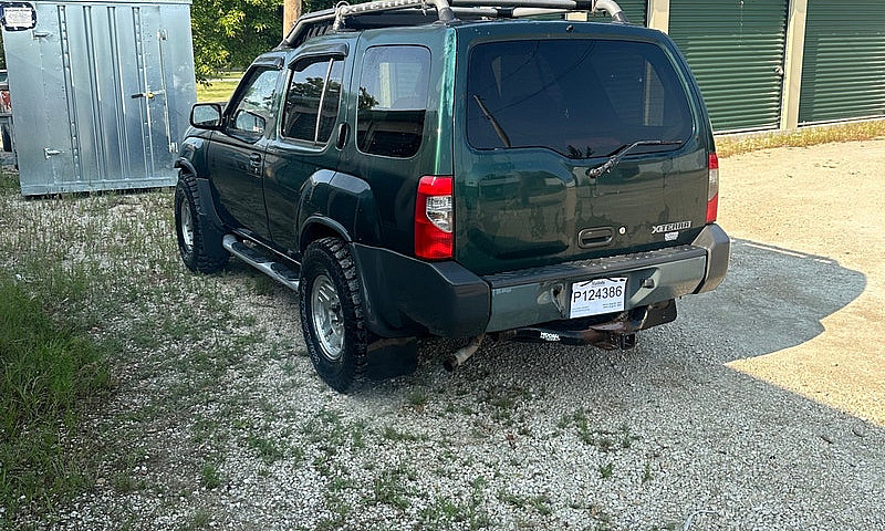 2000 Nissan Xterra 4...