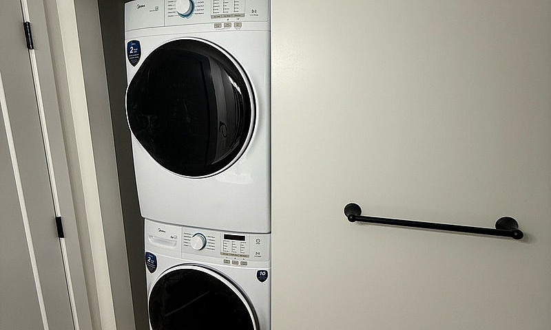 2 Bedroom Basement S...