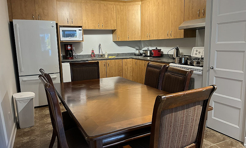 3 Bedroom Condo Full...