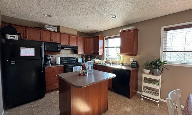 **Bright 3Bed 2.5Bat...