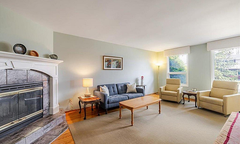 202 Whitegates Cres ...