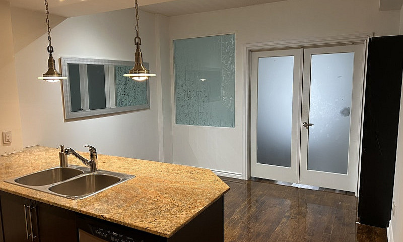 Newly Renovated Cond...