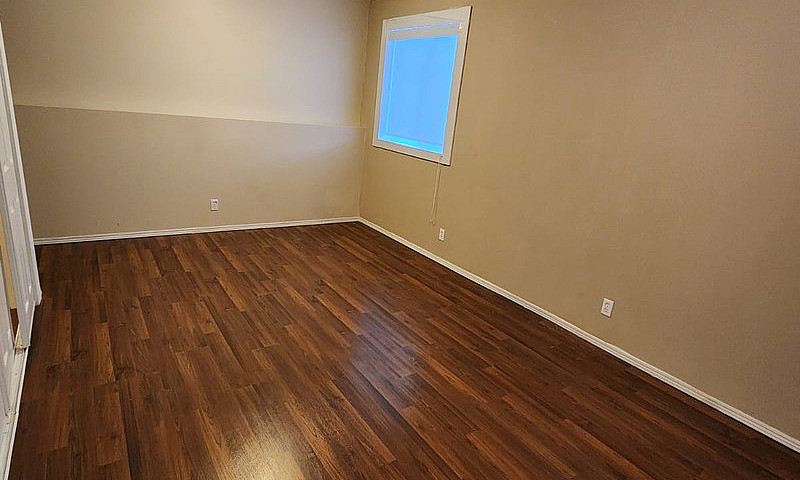 Spacious Walkout 2 B...