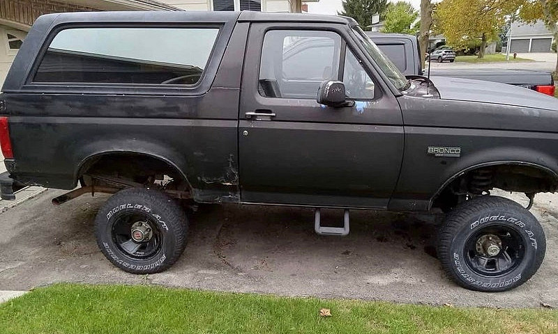 1996 Ford Bronco...