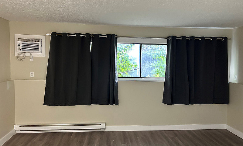 Spacious 2 Bedroom S...