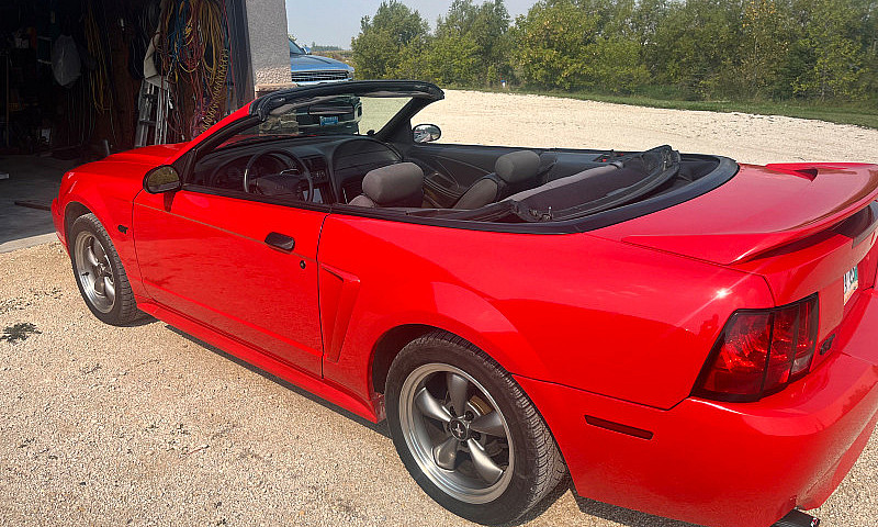 2000 Ford Mustang Gt...