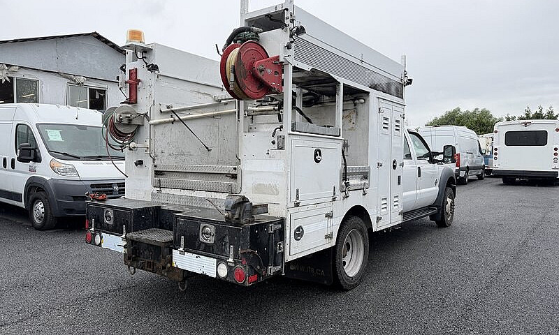 2015 Ford F550 Servi...