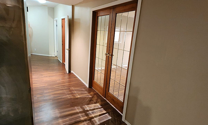 Spacious Walkout 2 B...