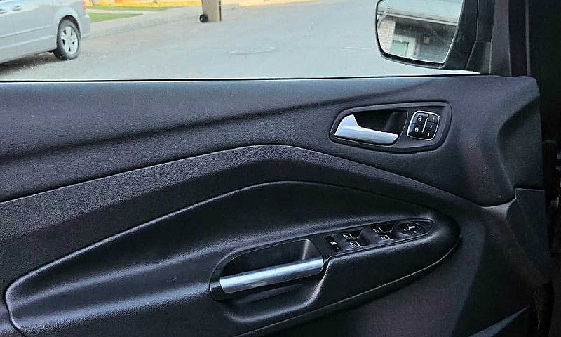 2015 Ford Escape Tit...