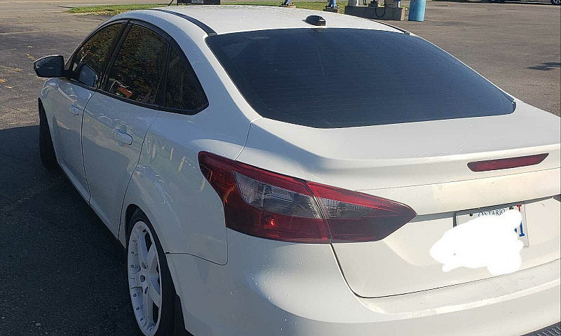 2013 Ford Focus *Low...