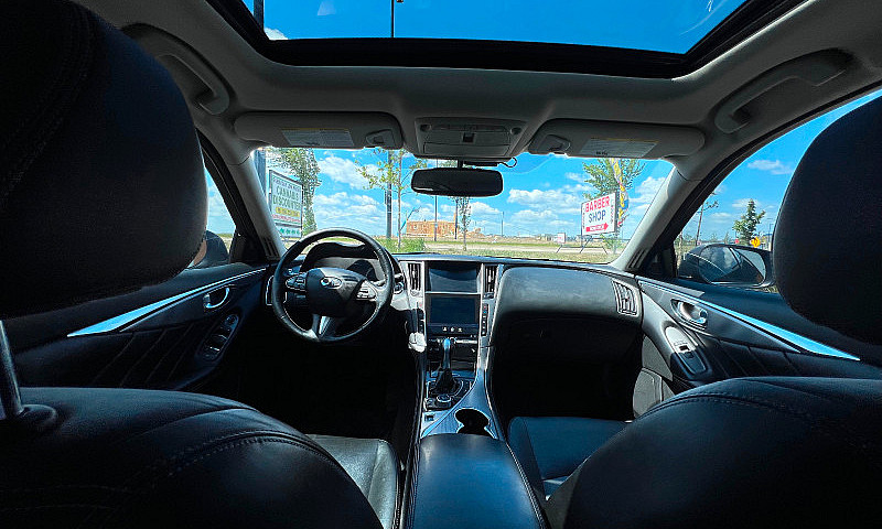 2016 Infinity Q50...