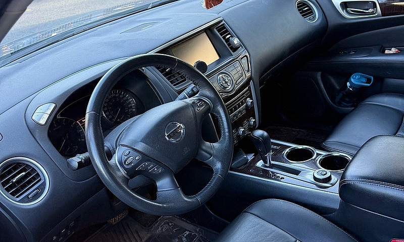 Nissan Pathfinder 20...