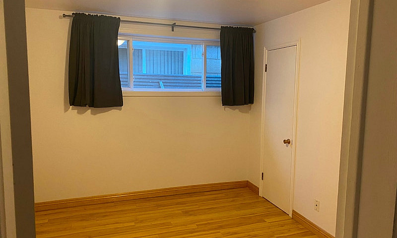 Bright 2 Bedroom Bas...