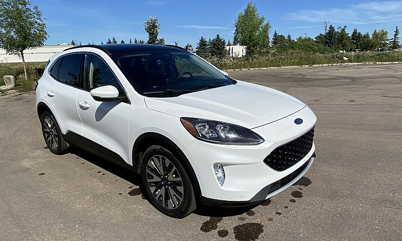 2020 Ford Escape Tit...