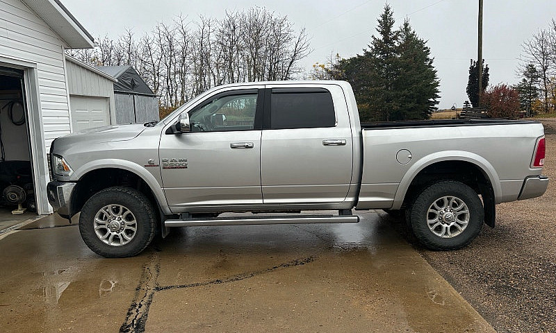 2013 Dodge 3500 Lara...