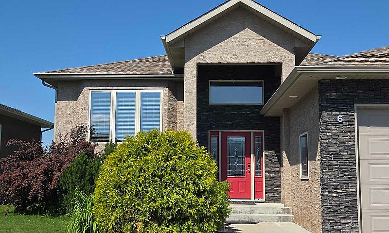 House For Sale In Qu...