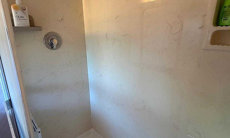 2 Bedrooms Apartment...