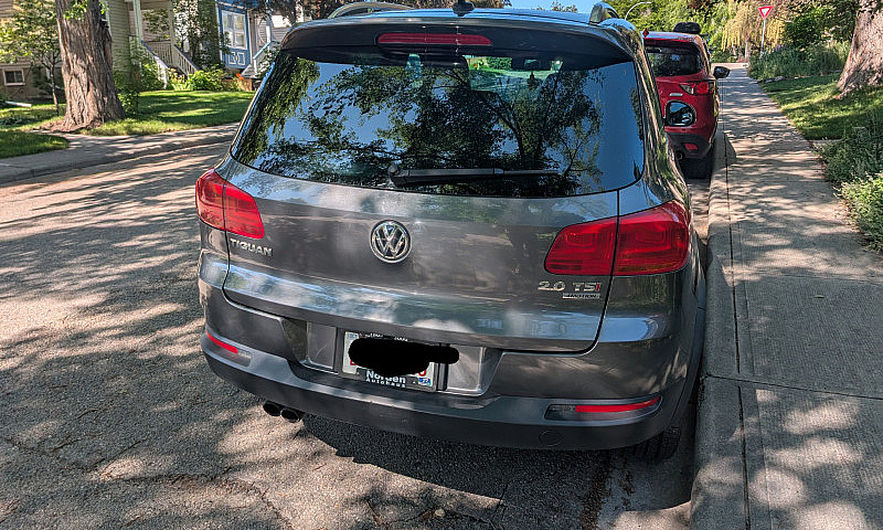 2014 Volkswagen Tigu...