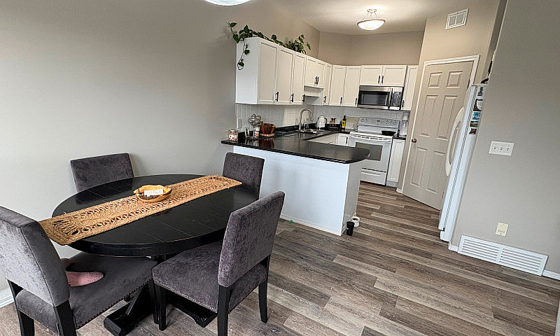 End Unit Townhouse I...
