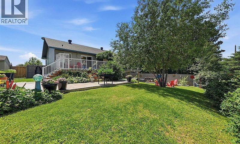 House For Sale In Bo...