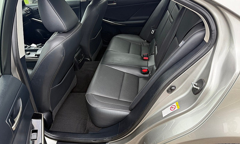 2018 Lexus 300 Is Aw...