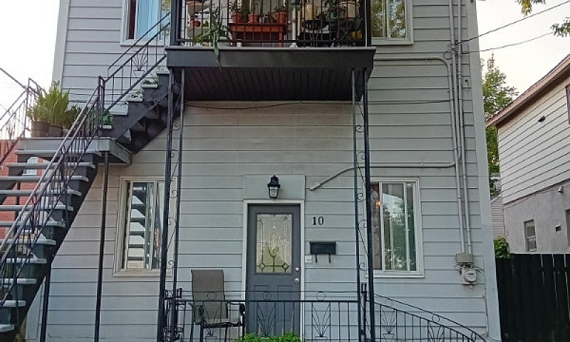4 1/2 À Louer / Rent...