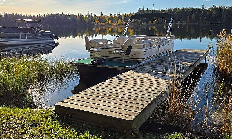 Prime Lakefront Cabi...