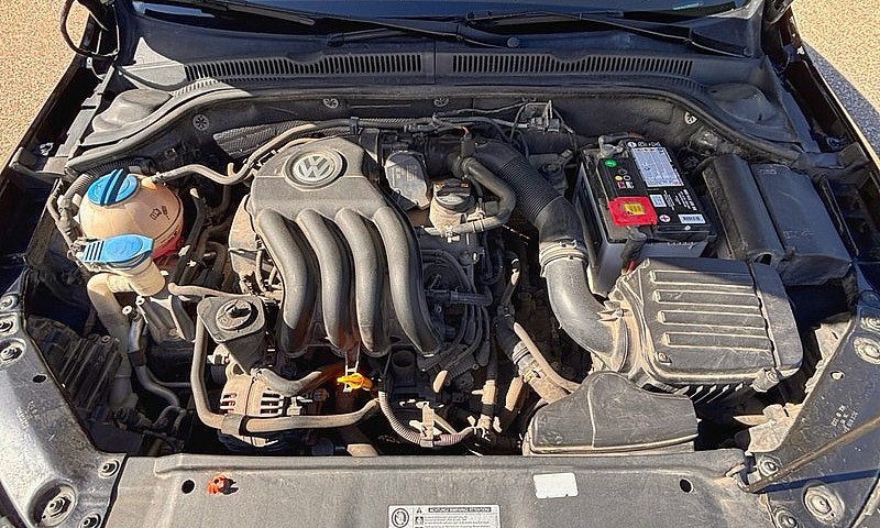 2012 Volkswagen Jett...