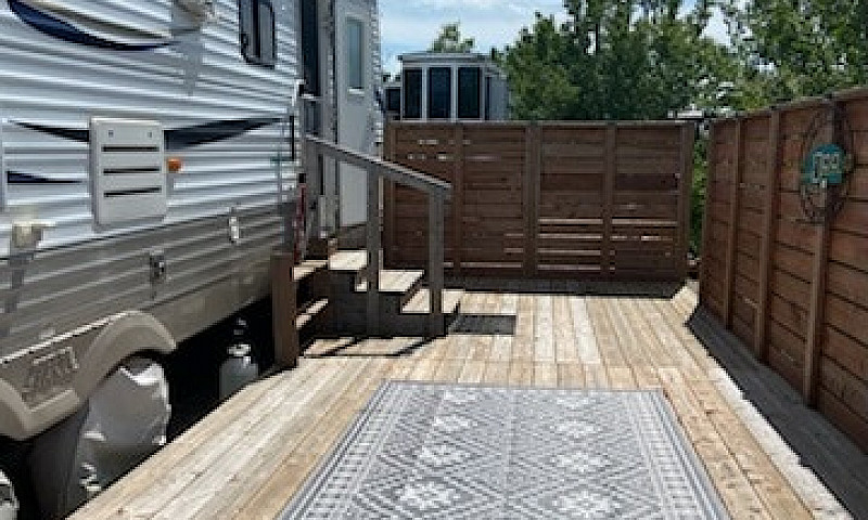  Titled Lakefront Rv...